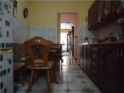 Etajul 1, spatios! Vanzare apartament cu 3 camere in Targoviste - micro11