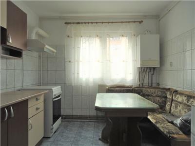 Etajul 1, Spatios! Vanzare apartament cu 3 camere in Targoviste - M11