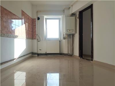 Decomandat! Vanzare apartament cu 4 camere in Targoviste- micro 3!