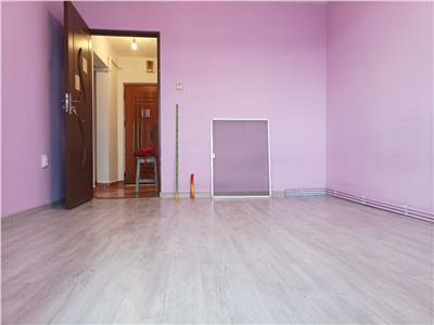 Aproape de centru! Vanzare apartament cu 2 camere in Targoviste- micro 8!