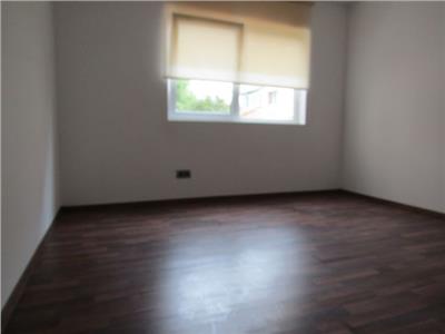 Complet Renovat! Vanzare apartament cu 3 camere in Targoviste - str. Tony Bulandra