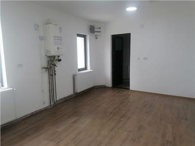 Complet Renovat! Inchiriere Spatiu Comercial - Zona Micro 3 - Curte interioara