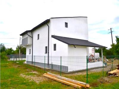 Vanzare Vila P+M in Targoviste, exterior nord zona deal.