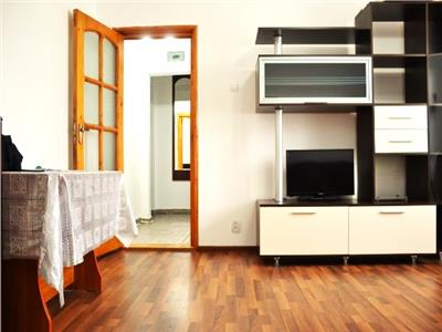 Micro 6, zona linistita! Vanzare apartament cu 2 camere in Targoviste.