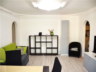 Luminos, bine pozitionat! Inchiriere apart cu 3 dormitoare - Targoviste, Micro 11.