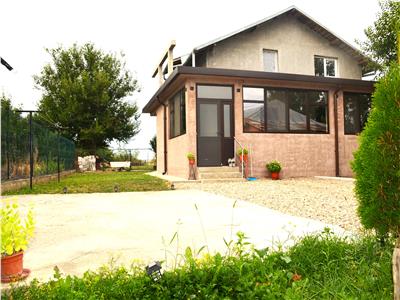 Casa de vanzare in Vacaresti, 7 km de Targoviste - spatiu generos, liniste.
