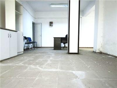 Ocazie! Spatiu comercial de vanzare in Voinesti, ultracentral - langa Primarie.